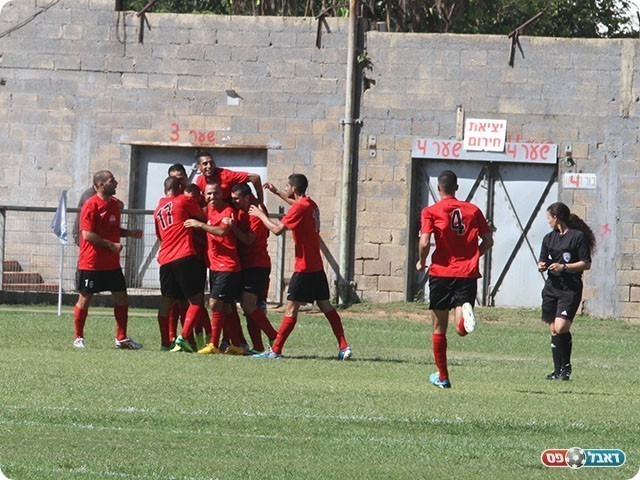 יחגגו מול אולגה? שחקני מג'דל כרום (שלומי גבאי)